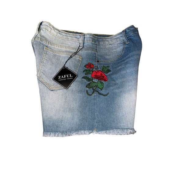 Zaful Womens Denim Shorts W/ Rose Embroidery Frayed Hem Size 4 Light Wash Cotton - Picture 5 of 11